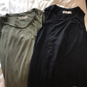 Tank top bundle (2)